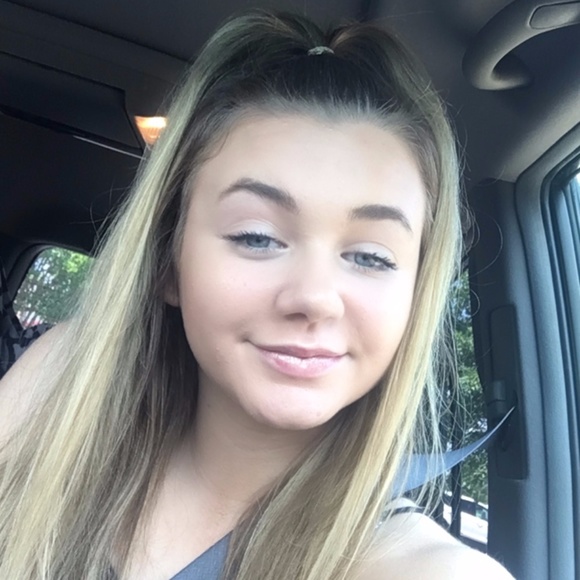 Meet your Posher, Mariclare - Picture 2 of 3